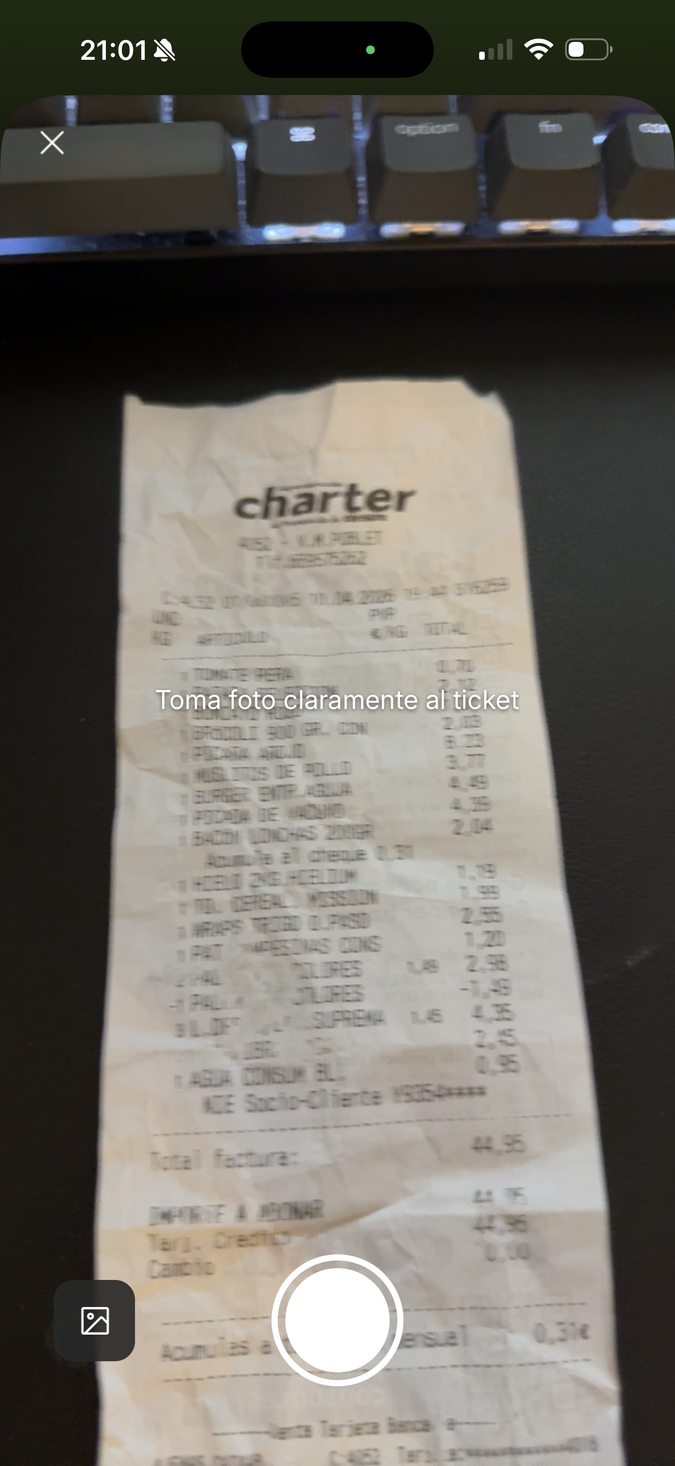 Pantalla de Splittier escaneando un ticket de compra con IA